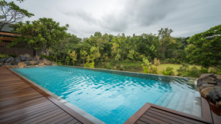 Pros and cons of infinity pools